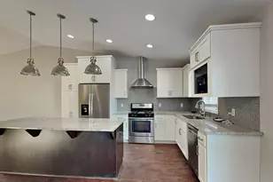 1525 Independence Ave N, Golden Valley, MN 55427 - Photo 5