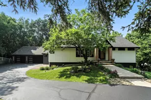 16515 Hilltop Terrace, Minnetonka, MN 55345 - Photo 5