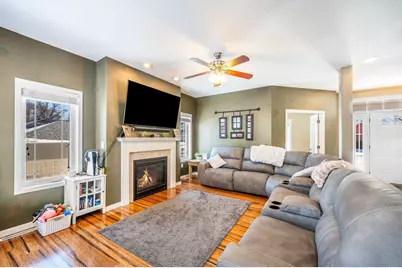 219 E 9th Street, Blue Earth, MN 56013 - Photo 5