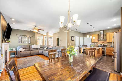 219 E 9th Street, Blue Earth, MN 56013 - Photo 7