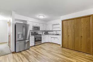 381 Spruce St, Paynesville, MN 56362 - Photo 5