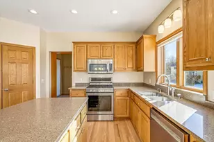 13659 Flair Ct, Apple Valley, MN 55124 - Photo 11