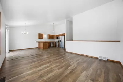 6204 56th Avenue S, Fargo, ND 58104 - Photo 5