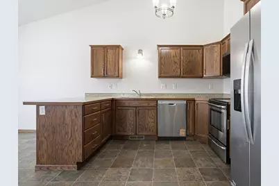 6204 56th Avenue S, Fargo, ND 58104 - Photo 7