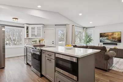 4136 Goldenrod Lane N, Plymouth, MN 55441 - Photo 5