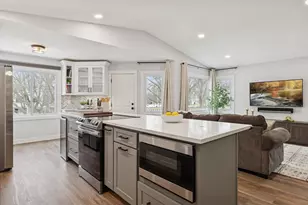 4136 Goldenrod Ln N, Plymouth, MN 55441 - Photo 5