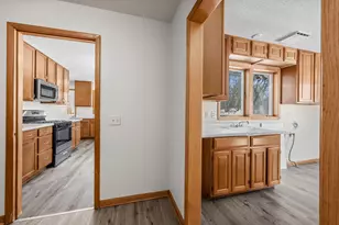 5108 Beacon Hill Rd, Minnetonka, MN 55345 - Photo 13