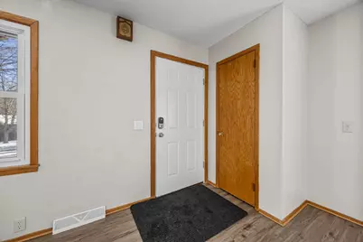 5108 Beacon Hill Road, Minnetonka, MN 55345 - Photo 9