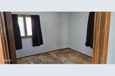 384 5th Street SW, Wells, MN 56097 - Photo 9