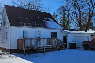 384 5th St SW, Wells, MN 56097 - Photo 1