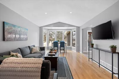 7496 Berkshire Way, Maple Grove, MN 55311 - Photo 5