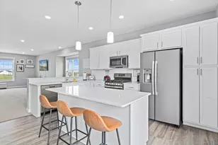 7538 38th St N, Oakdale, MN 55128 - Photo 9