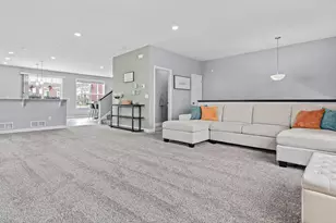 7538 38th St N, Oakdale, MN 55128 - Photo 3