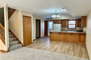 4285 Lindsey Ln, Minnetonka, MN 55345 - Photo 3