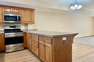 4285 Lindsey Ln, Minnetonka, MN 55345 - Photo 5