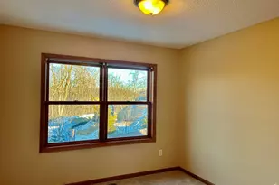 4285 Lindsey Ln, Minnetonka, MN 55345 - Photo 11