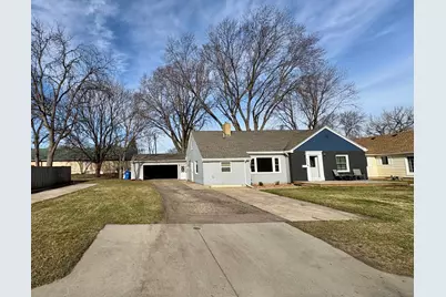604 7th Avenue SW, Pipestone, MN 56164 - Photo 1