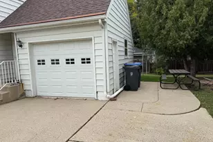 16 Bruce Ct, Mankato, MN 56001 - Photo 3