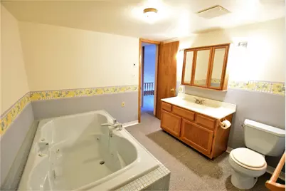 602 Main Avenue N, Roseau, MN 56751 - Photo 9