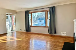 7008 Hill Pl N, Crystal, MN 55427 - Photo 3