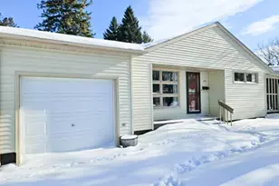 308 Maple Ave S, Thief River Falls, MN 56701 - Photo 1