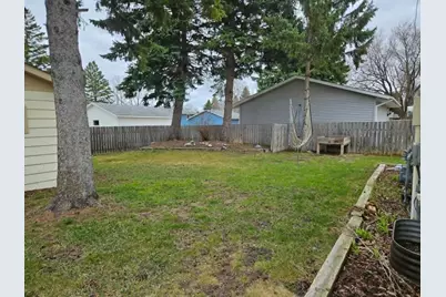 308 Maple Avenue S, Thief River Falls, MN 56701 - Photo 31