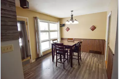 308 Maple Avenue S, Thief River Falls, MN 56701 - Photo 9