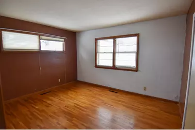 308 Maple Avenue S, Thief River Falls, MN 56701 - Photo 15