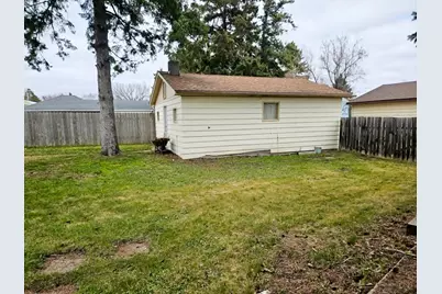 308 Maple Avenue S, Thief River Falls, MN 56701 - Photo 25
