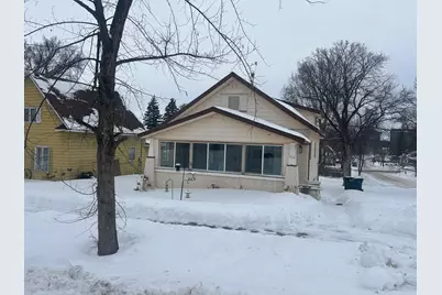 219 E Vasa Avenue, Fergus Falls, MN 56537 - Photo 3