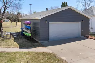 3914 5th Ave E, Hibbing, MN 55746 - Photo 3