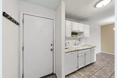 401 E Burnsville Parkway #318, Burnsville, MN 55337 - Photo 7