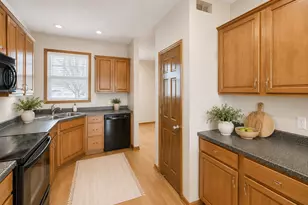 4646 Blaylock Way, Inver Grove Heights, MN 55076 - Photo 5