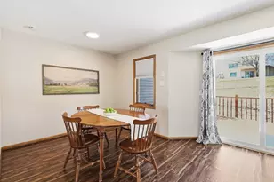 1574 Lake Susan Hills Dr, Chanhassen, MN 55317 - Photo 5