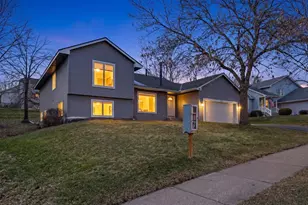 1574 Lake Susan Hills Dr, Chanhassen, MN 55317 - Photo 1