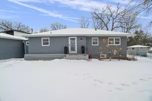 4031 Roanoke St SE, Prior Lake, MN 55372 - Photo 3