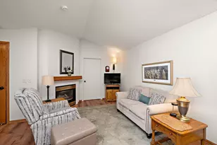 418 Sarazin St, Shakopee, MN 55379 - Photo 9