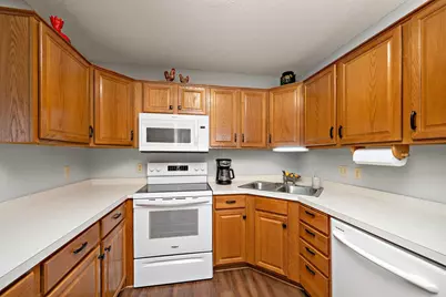 418 Sarazin Street, Shakopee, MN 55379 - Photo 13