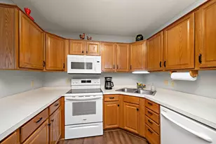 418 Sarazin St, Shakopee, MN 55379 - Photo 13