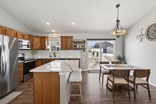 922 Mulberry Ave NE, Montgomery, MN 56069 - Photo 3