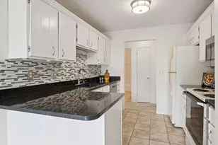 9775 Dorset Ln, Eden Prairie, MN 55347 - Photo 5