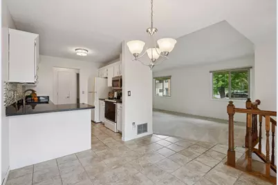 9775 Dorset Lane, Eden Prairie, MN 55347 - Photo 7