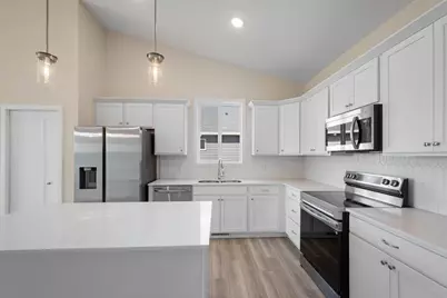 1214 Compton Avenue, River Falls, WI 54022 - Photo 11