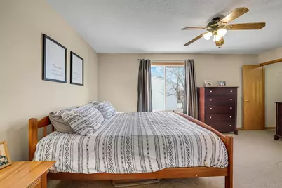 224 Hickory Lane E, Shakopee, MN 55379 - Photo 17