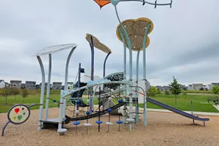 4745 Airlake Dr, Woodbury, MN 55129 - Photo 23