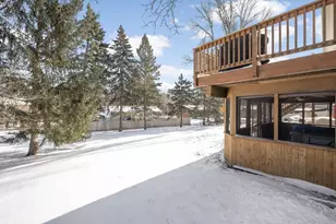 8135 Rhode Island Cir, Bloomington, MN 55438 - Photo 45