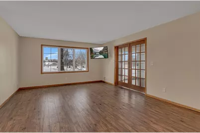 2208 10th Avenue SE, Willmar, MN 56201 - Photo 7