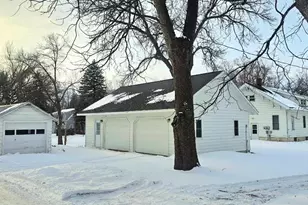 202 E 1st St, Morris, MN 56267 - Photo 3