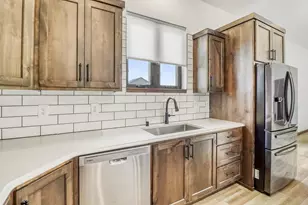 1153 45th Ave S, Moorhead, MN 56560 - Photo 11