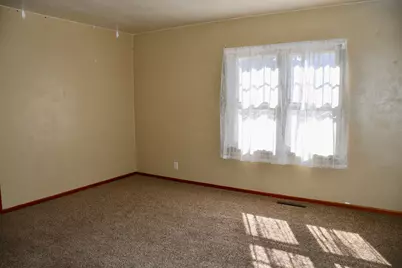 216 6th Street W, Thief River Falls, MN 56701 - Photo 5
